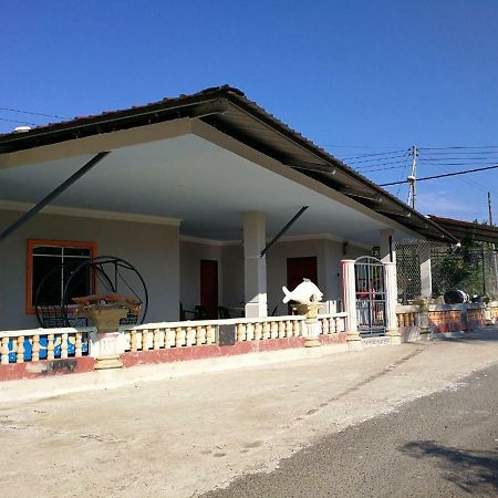 Homestay Koperasi Surau Alfalah Semporna Eksteriør bilde